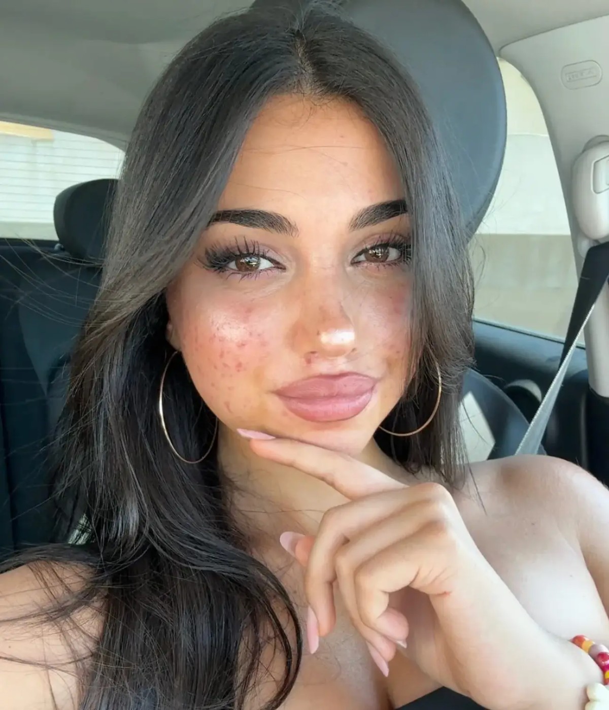 亚马尔在国家德比输球后前往米兰狂欢,与绯闻前任度过美妙一晚